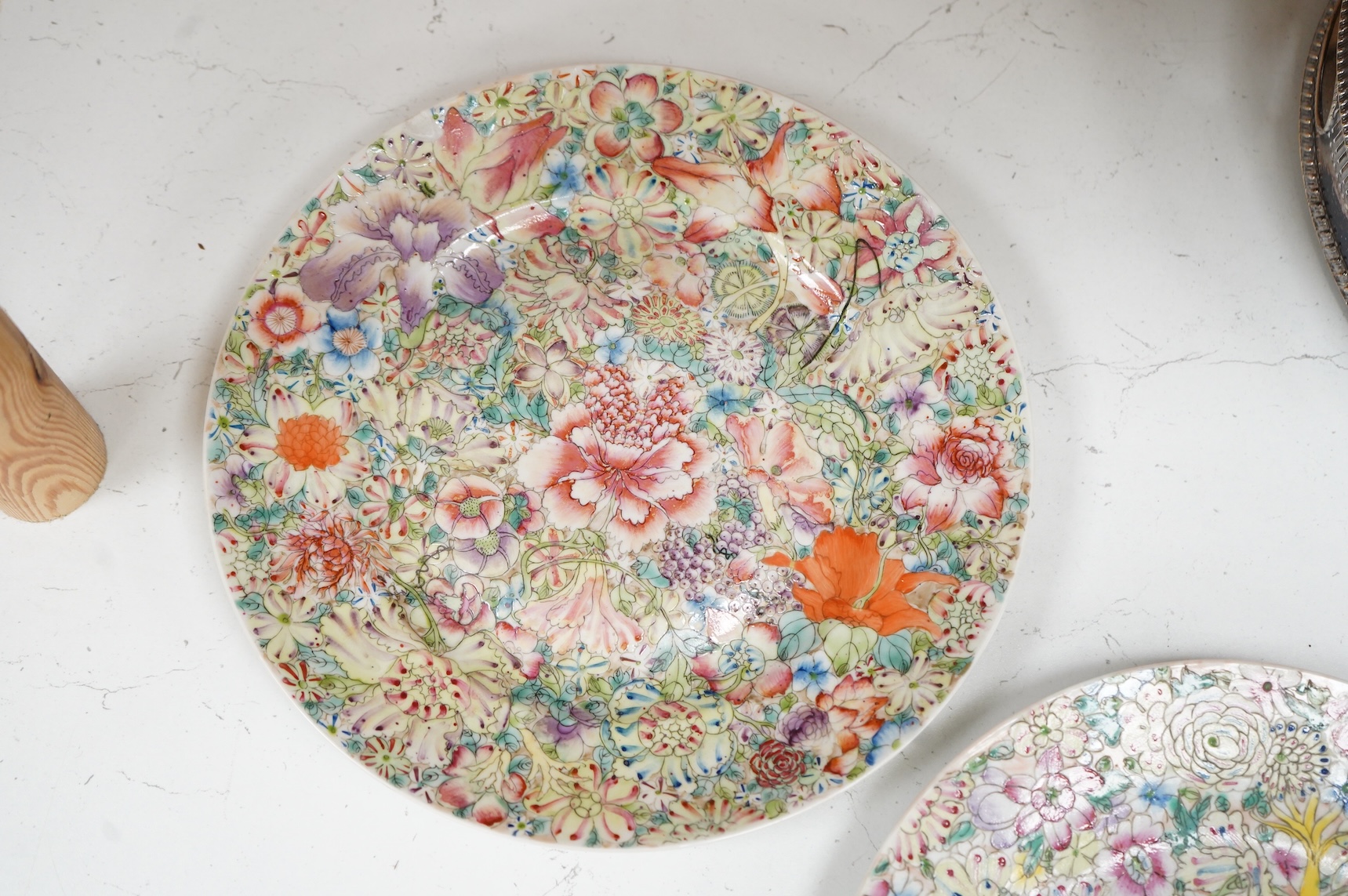 Two Chinese porcelain thousand flower plates, Republic period, 25cm diameter